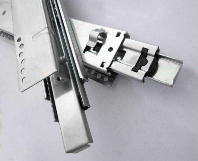 櫥柜拉籃滾珠滑條安裝方法，這種技巧教你安裝不費(fèi)力