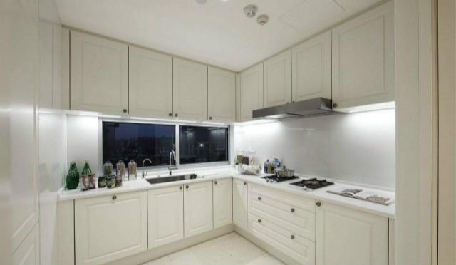 櫥柜吊柜固定技巧，櫥柜吊柜安裝過(guò)程拆解