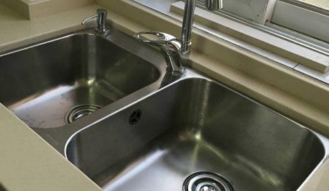 櫥柜臺(tái)下盆安裝教程，櫥柜臺(tái)下盆怎么安裝才牢固