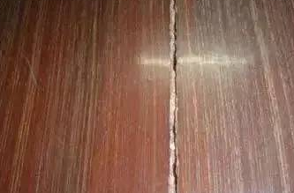 青島雕花實(shí)木門;實(shí)木家具開裂、變形的原因終于找到了