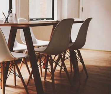 三層實木復(fù)合地板是不是完全不能碰一點水？