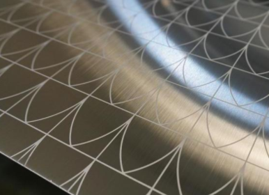 閣樓裝修案例：裝修的黑鋼，不銹鋼門(mén)的鍍銅板是什么？