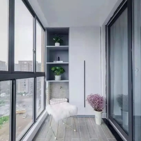 上海全屋定制家具加盟：全屋定制定制陽臺(tái)柜的注意事項(xiàng)