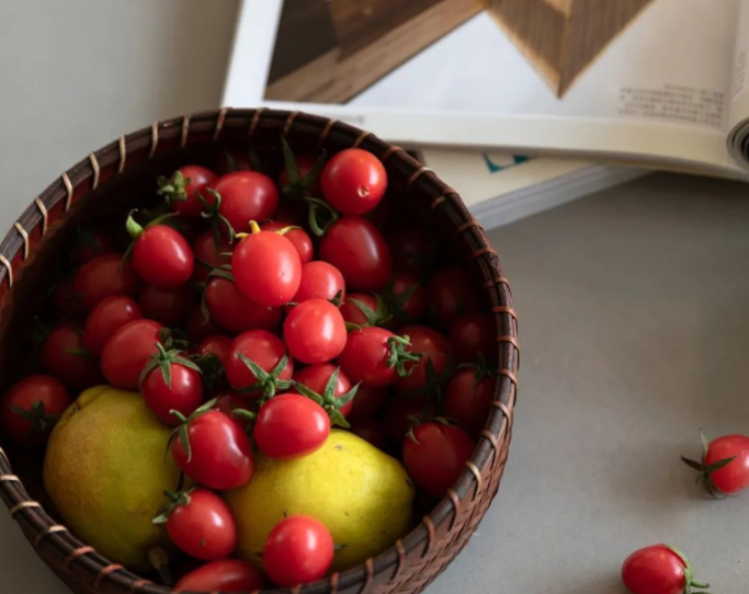 廚衛(wèi)裝修加盟：餐廚一體加中島，廚衛(wèi)水磨石，家具全實木