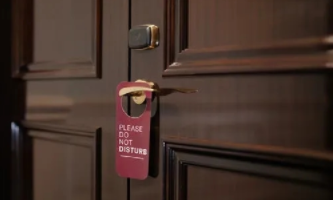 整體淋浴房安裝：浴室熱水燙傷客人事故，酒店如何引以為戒？