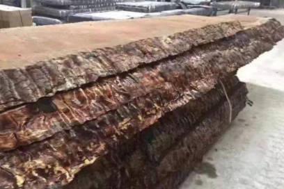 實(shí)木板種類：原木大板桌走入千家萬戶，為什么現(xiàn)在都選擇原木家具