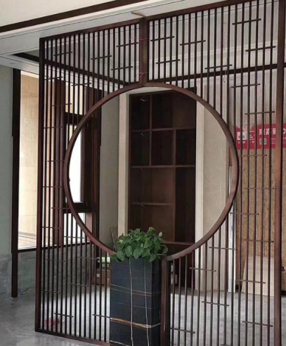 成都不銹鋼屏風(fēng)，鋁屏風(fēng)與鋼屏風(fēng)的區(qū)別在哪？