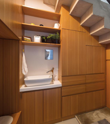 【玄關(guān)設(shè)計(jì)效果圖】玄關(guān)不僅要裝柜子，設(shè)計(jì)個(gè)洗漱臺(tái)也同樣重要，很實(shí)用