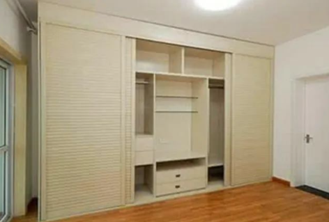 時尚家居裝修設(shè)計(jì)：家居裝修時怎樣選擇柜體板材?