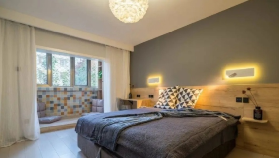 上海電動(dòng)窗簾系統(tǒng)：陽臺(tái)不加門，窗簾怎么安裝？