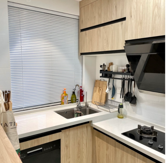 家裝窗簾軟裝效果圖：廚房該裝窗簾嗎？你們家廚房有窗簾嗎