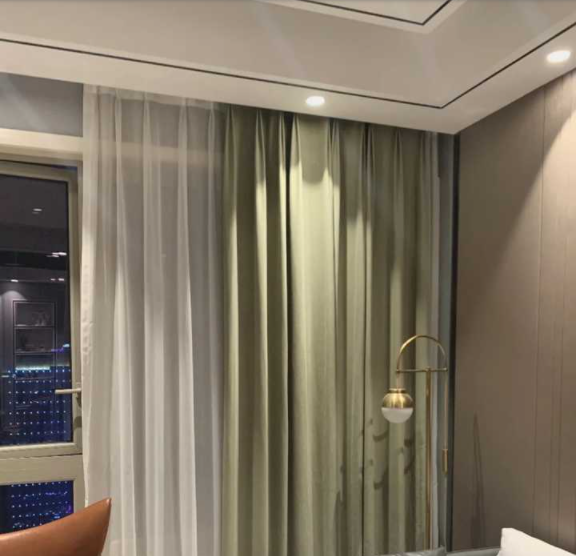 定做窗簾加工：家裝新做的窗簾含有甲醛嗎？