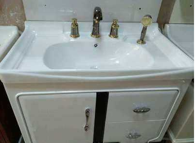 【整體浴室柜加盟】落地式浴室組合柜怎么安裝？